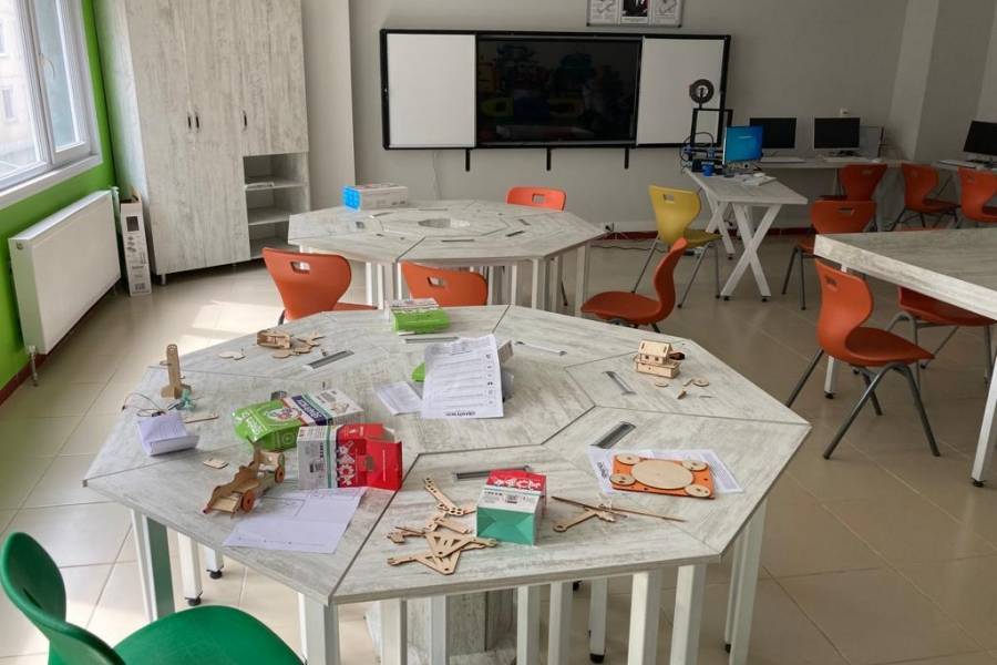 Çorlu College of Different Ideas Robotic Coding Workshop 